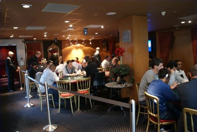 Pokerroom HC Eindhoven | 2010/10 - Light Town Poker Tournament - 500 eu NLHE F.O. Main Event