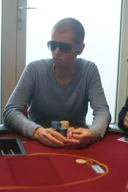Bas van den Brink | 2010/10 - Light Town Poker Tournament - 500 eu NLHE F.O. Main Event