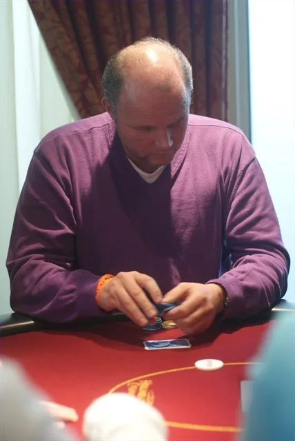 Rik Honing | 2010/10 - Light Town Poker Tournament - 500 eu NLHE F.O. Main Event