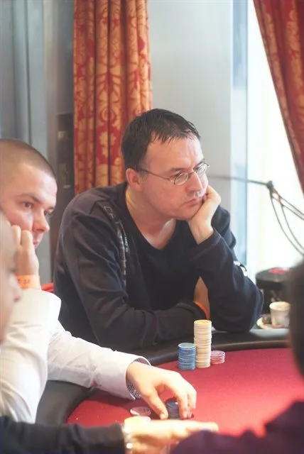 Mark Dogge | 2010/10 - Light Town Poker Tournament - 500 eu NLHE F.O. Main Event