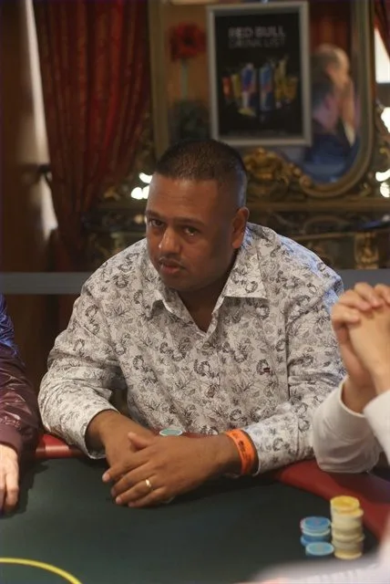 Bhaggoe | 2010/10 - Light Town Poker Tournament - 500 eu NLHE F.O. Main Event