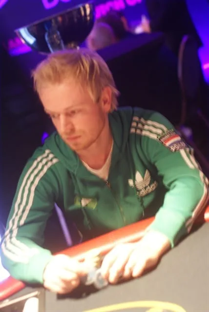 Daniel van Kalkeren | 2010/10 - Dutch Open - Dutch Open 2010 1000 eu NLHE FO