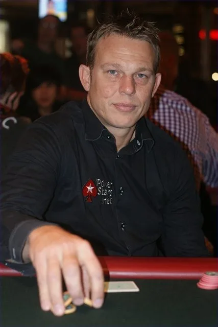 Thierry van de Berg | 2010/11 - Master Classics of Poker - 01 - 1500 eu NLHE FO