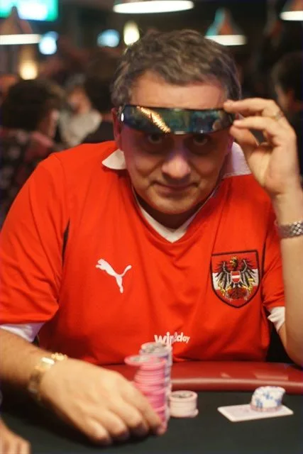Ivo "Chessmaster" Donev | 2010/11 - Master Classics of Poker - 02 - 800 eu Bounty NLHE