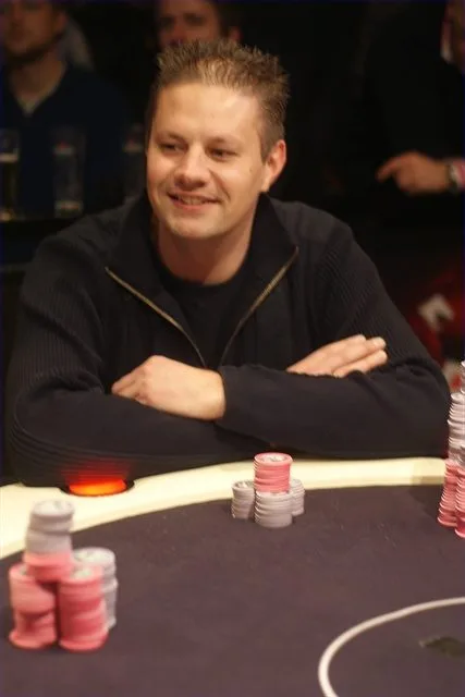 Joost Veenendaal | 2010/11 - Master Classics of Poker - 02 - 800 eu Bounty NLHE