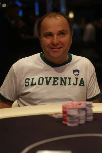 Casey Castle | 2010/11 - Master Classics of Poker - 02 - 800 eu Bounty NLHE