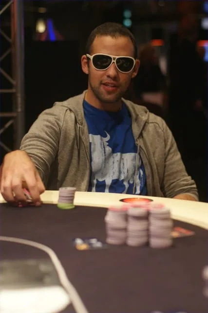 Chris Parker | 2010/11 - Master Classics of Poker - 02 - 800 eu Bounty NLHE