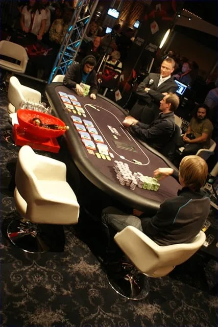 Heads Up MCOP Main Event 2010 | 2010/11 - Master Classics of Poker - 04 - 6000 eu MAIN EVENT