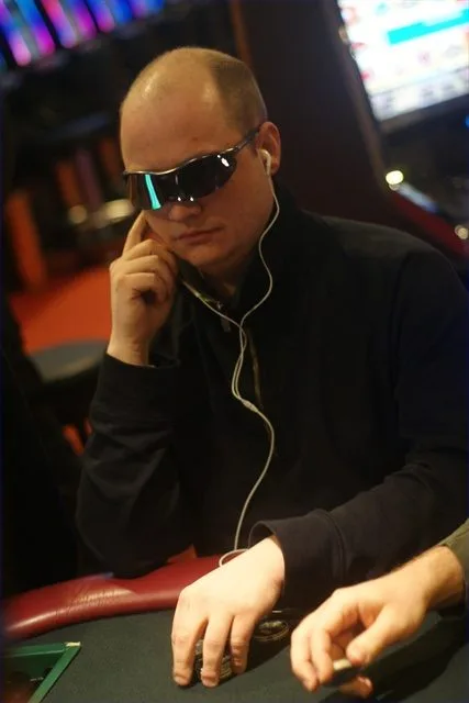 Constantijn Urselmann | 2010/12 - VIP Days X-Mas Edition - 300 eu NLHE FO