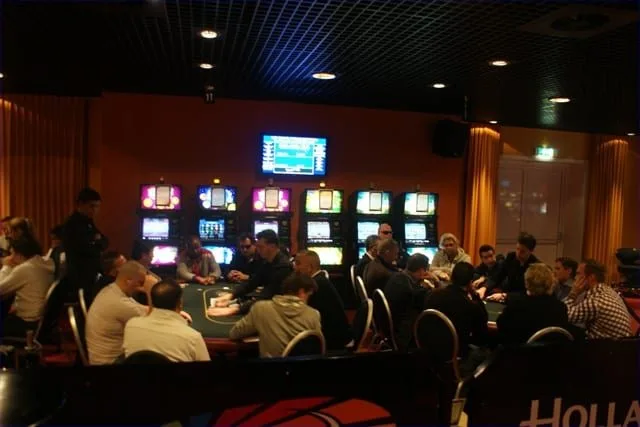 De minder fraaie 'gokhoek' | 2010/12 - VIP Days X-Mas Edition - 1000 eu Main Event