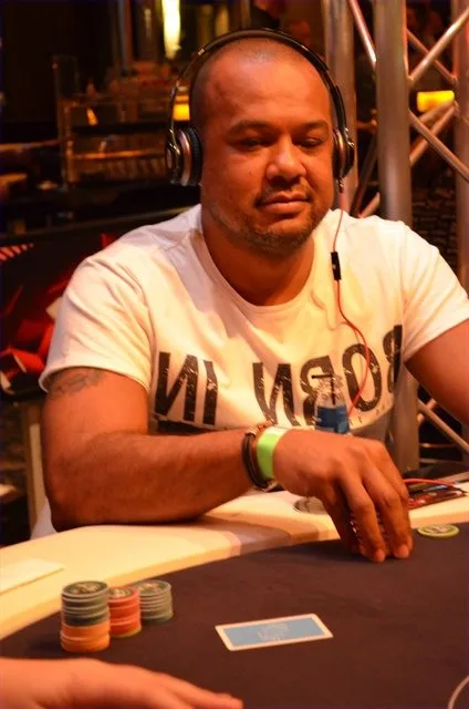 Marciano Vink | 2011/11 - Master Classics of Poker - 01 - 1.500 eu NLHE FO
