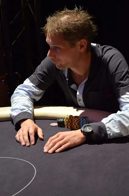 NULL | 2011/11 - Master Classics of Poker - 04 - 10.000 High Roller