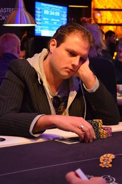 NULL | 2011/11 - Master Classics of Poker - 04 - 10.000 High Roller
