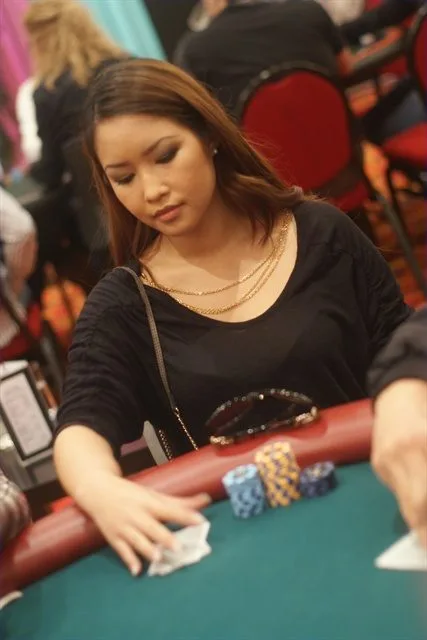 Oahn Bui | 2011/01 - Dom Classics - 700eu NLHE FO