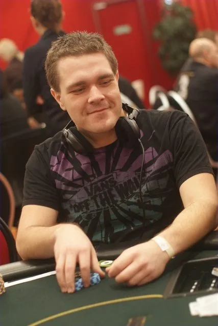 Dimitri van Leent | 2011/01 - Dom Classics - 700eu NLHE FO