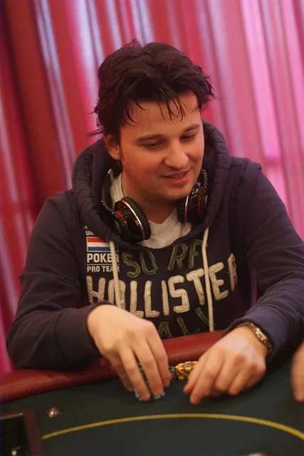 © 2026 Pokercity | Paul Valkenburg | 2011/01 - Dom Classics - 500eu NLHE FO Paul Valkenburg | 2011/01 - Dom Classics - 500eu NLHE FO