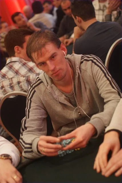 Tobias Peters | 2011/01 - Dom Classics - 500eu NLHE FO