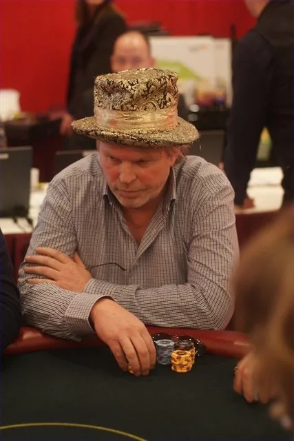 © 2026 Pokercity | 2011/01 - Dom Classics - 300eu NLHE FO 2011/01 - Dom Classics - 300eu NLHE FO