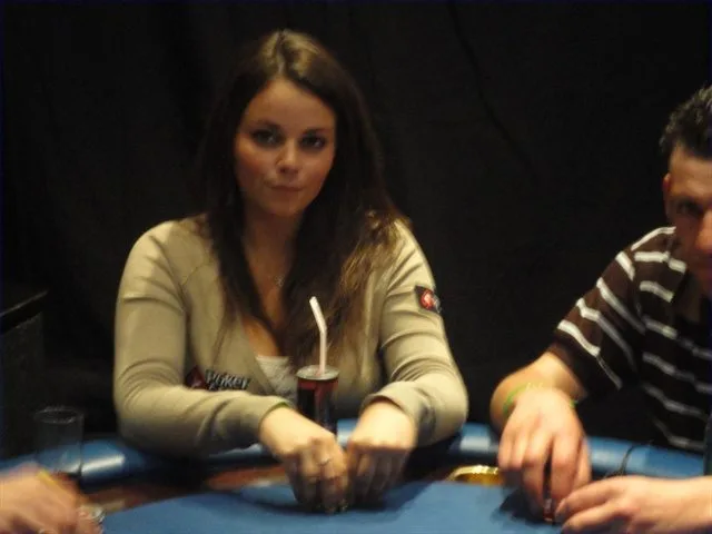 Charlotte Van Brabander | 2011/04 - Belgian Poker Series Namur - BPS Namur Main Event