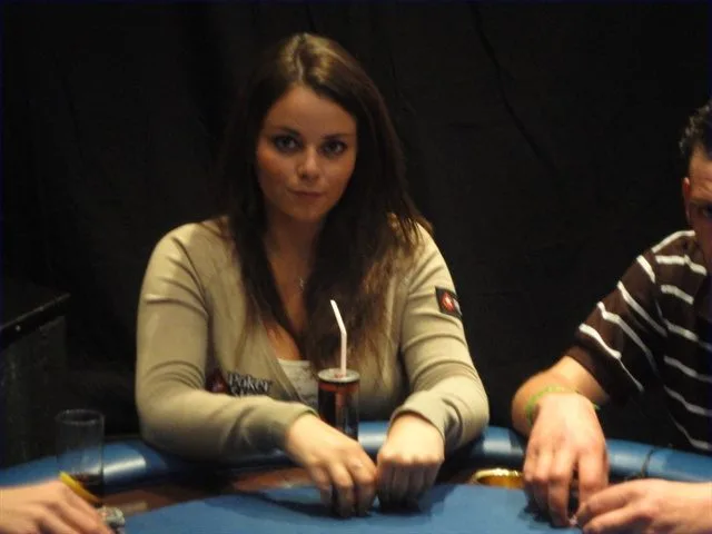 Charlotte Van Brabander | 2011/04 - Belgian Poker Series Namur - BPS Namur Main Event