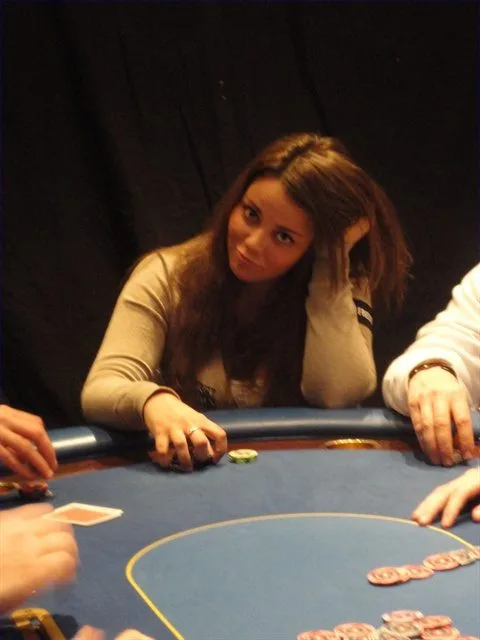 Charlotte Van Brabander | 2011/04 - Belgian Poker Series Namur - BPS Namur Main Event