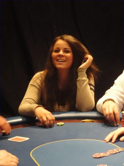 Charlotte Van Brabander | 2011/04 - Belgian Poker Series Namur - BPS Namur Main Event