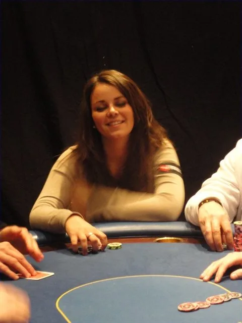Charlotte Van Brabander | 2011/04 - Belgian Poker Series Namur - BPS Namur Main Event