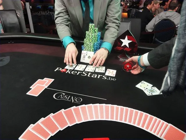 Kenny Hallaert aan het werk | 2011/04 - Belgian Poker Series Namur - BPS Namur Main Event