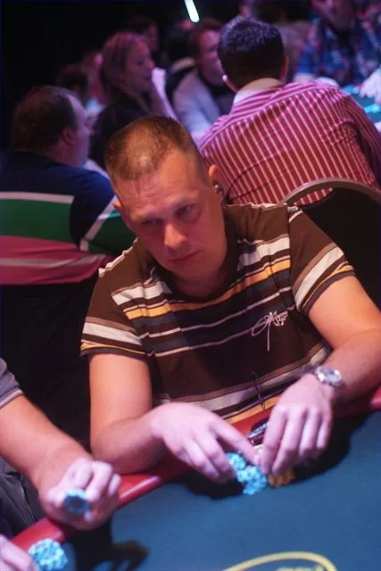 TjechW | 2011/04 - Rotterdam Easter Series of Poker - 300 eu NLHE Freeze Out