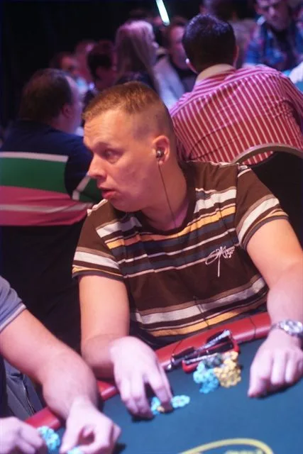 TjechW | 2011/04 - Rotterdam Easter Series of Poker - 300 eu NLHE Freeze Out