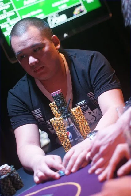 Ninh Nguyen | 2011/04 - Rotterdam Easter Series of Poker - 300 eu NLHE Freeze Out