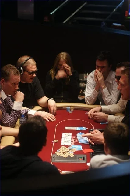 Toernooitafel | 2011/04 - Rotterdam Easter Series of Poker - 400 eu NLHE Freeze Out