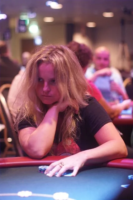 Fatima Moreira de Melo | 2011/04 - Rotterdam Easter Series of Poker - 400 eu NLHE Freeze Out
