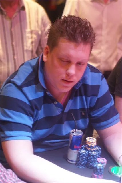 Tonny van Eck | 2011/04 - Rotterdam Easter Series of Poker - 400 eu NLHE Freeze Out