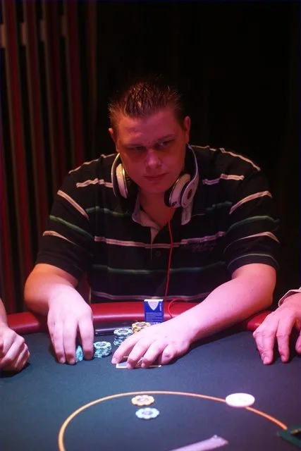 © 2026 Pokercity | Ramon van Nieuwland | 2011/04 - Rotterdam Easter Series of Poker - 1000 eu Main Event Ramon van Nieuwland | 2011/04 - Rotterdam Easter Series of Poker - 1000 eu Main Event