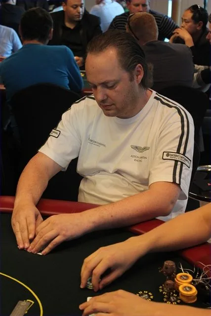 Tom Dries | 2011/09 - Valkenburg EUregio Poker Challenge - 300 eu NLHE FO