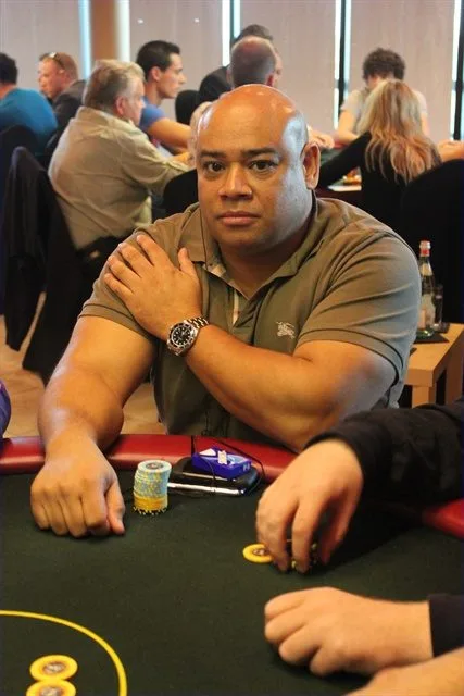Clyde Terlaan | 2011/09 - Valkenburg EUregio Poker Challenge - 300 eu NLHE FO