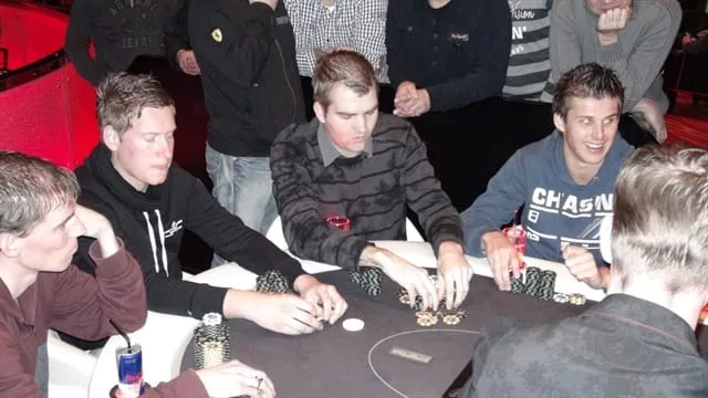 © 2026 Pokercity | Finaletafel | 2012/01 - Dom Classics - 700 eu Freeze out Finaletafel | 2012/01 - Dom Classics - 700 eu Freeze out