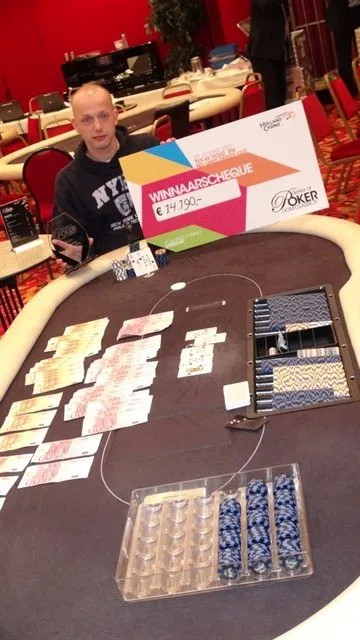 © 2026 Pokercity | Stefan Stijsiger | 2012/01 - Dom Classics - 300 eu Freeze Out Stefan Stijsiger | 2012/01 - Dom Classics - 300 eu Freeze Out