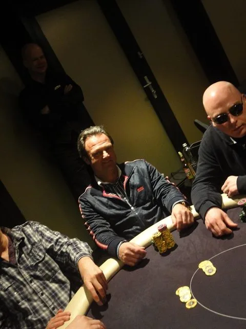 NULL | 2012/02 - Light Town Poker - 300 eu NLHE FO