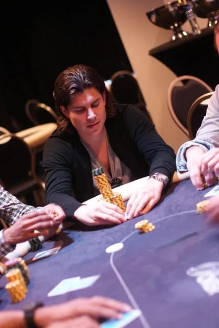 Robbie Bakker | 2012/04 - Rotterdam Easter Series of Poker - 300 eu NLHE FO