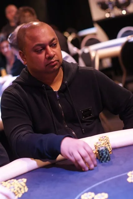 Stieven Razab-Sekh | 2012/04 - Rotterdam Easter Series of Poker - 300 eu NLHE FO