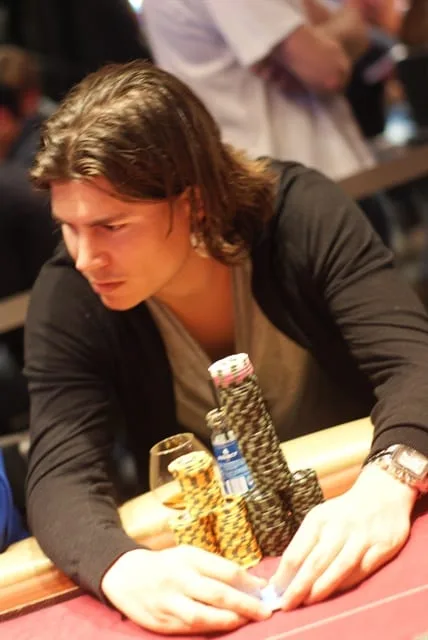 Robbie Bakker | 2012/04 - Rotterdam Easter Series of Poker - 300 eu NLHE FO