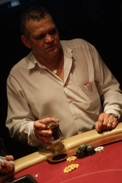 Louis Schneider | 2012/04 - Rotterdam Easter Series of Poker - 300 eu NLHE FO