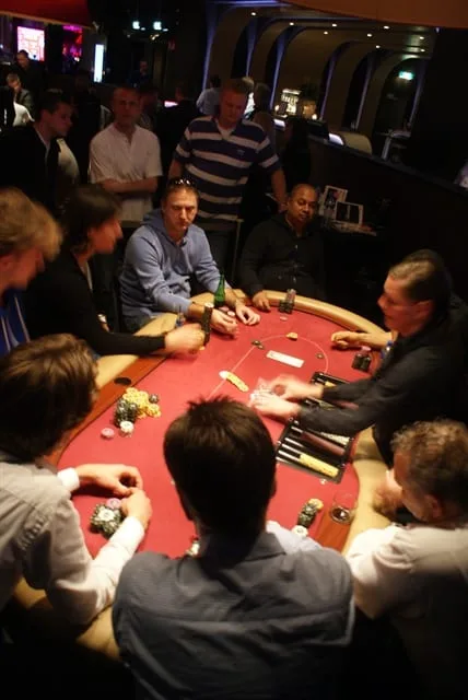 Finaletafel | 2012/04 - Rotterdam Easter Series of Poker - 300 eu NLHE FO