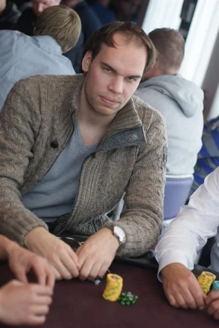 Simon Berntsen | 2012/04 - Nijmegen Pokervierdaagse - 400 eu Bounty