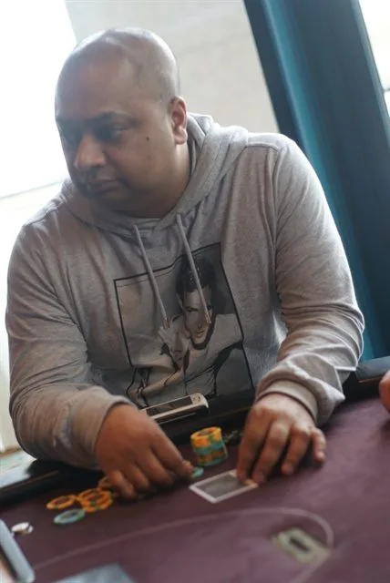 Stieven Razab-Sekh | 2012/04 - Nijmegen Pokervierdaagse - 300 eu NLHE FO