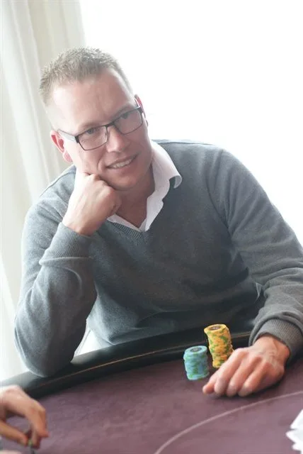 Martijn Dee | 2012/04 - Nijmegen Pokervierdaagse - 300 eu NLHE FO