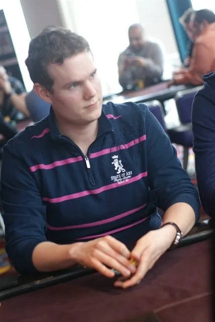 Lars | 2012/04 - Nijmegen Pokervierdaagse - 300 eu NLHE FO