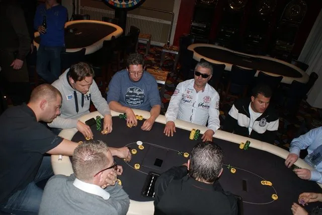 Finaletafel | 2012/04 - Nijmegen Pokervierdaagse - 300 eu NLHE FO